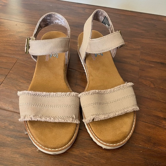 BOBS Desert Kiss Adobe Princess Strap Women's Tan Sandals-Size 7- like new - Picture 2 of 12